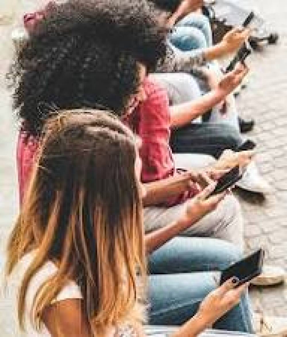 O Uso Excessivo das Redes Sociais: Um Desafio Contemporâneo