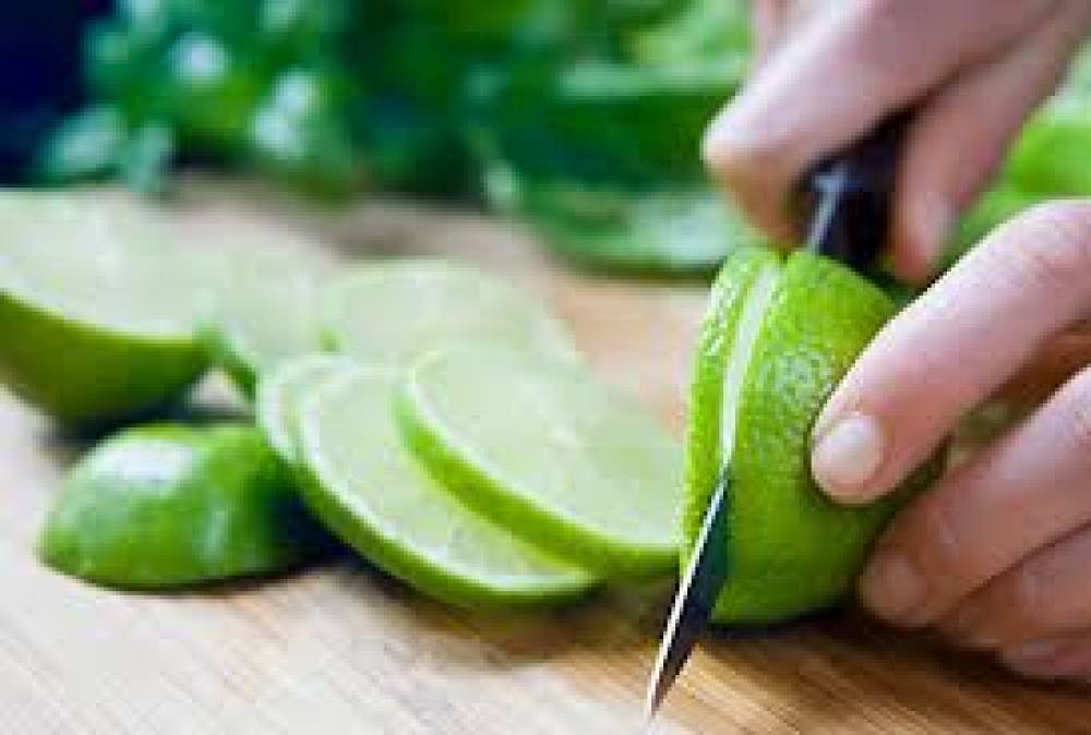 Benefícios do Limão na Saúde Humana: Uma Fonte de Vitalidade Cítrica