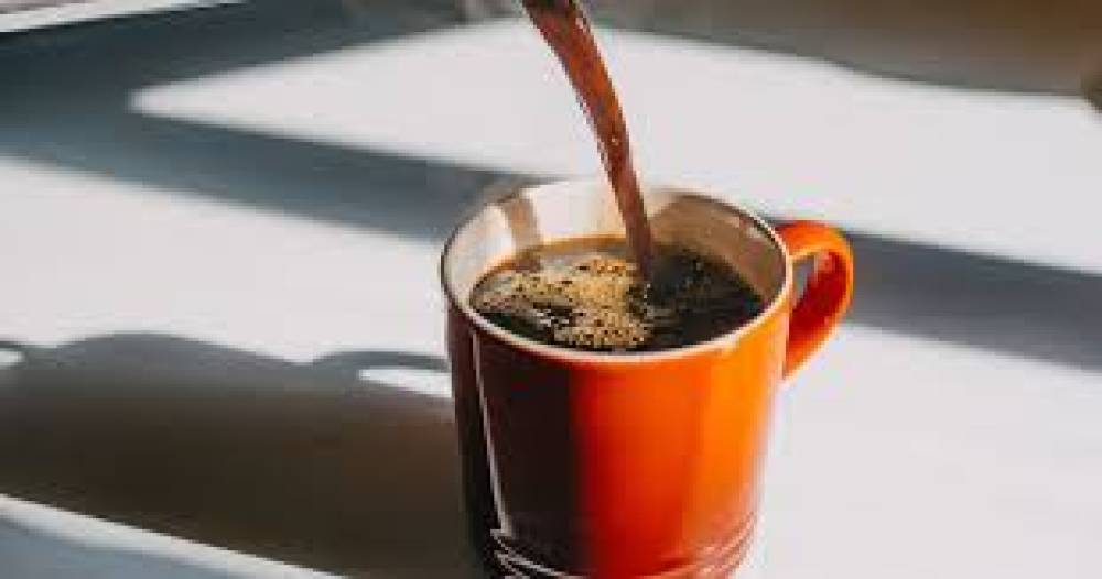 O Consumo Excessivo de Cafeína e Seus Impactos na Saúde: Uma Análise Abrangente