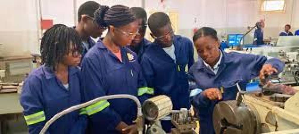 O sistema educativo em Moçambique prepara mesmo para o mercado de trabalho?