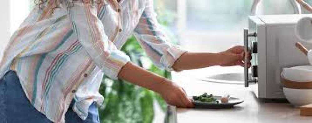 Os Riscos Potenciais da Alimentação Aquecida no Micro-ondas