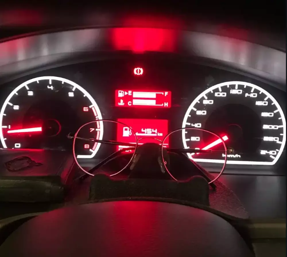 Problemas de Iluminação em Carros