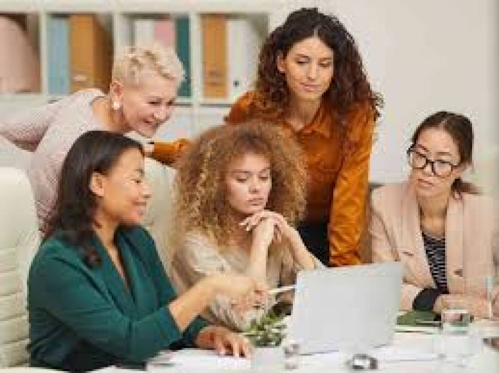 Desbravando o Mundo da Programação: Um Caminho para o Empoderamento